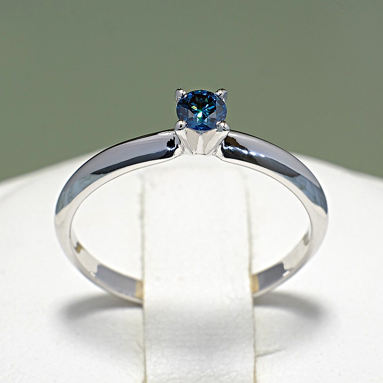 Classic engagement ring i007Db in Gold with Blue Diamond 0.10ct - 0.15ct