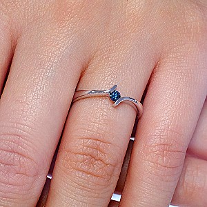 14k White Gold Engagement Ring with Blue Diamond i060Db