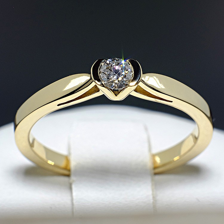 i114 Gold Engagement Ring with Diamond - GIA 0.30ct - 0.40ct