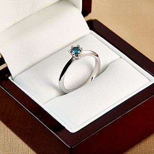 14k witgouden Tiffany-verlovingsring met blauwe diamant 0,15 ct i168Db