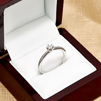 Engagement ring i220 in Gold with Diamond 0.10ct - 0.25ct