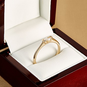 Engagement ring i575DiMa in Gold with Marquise Diamond - GIA 0.30ct - 0.40ct