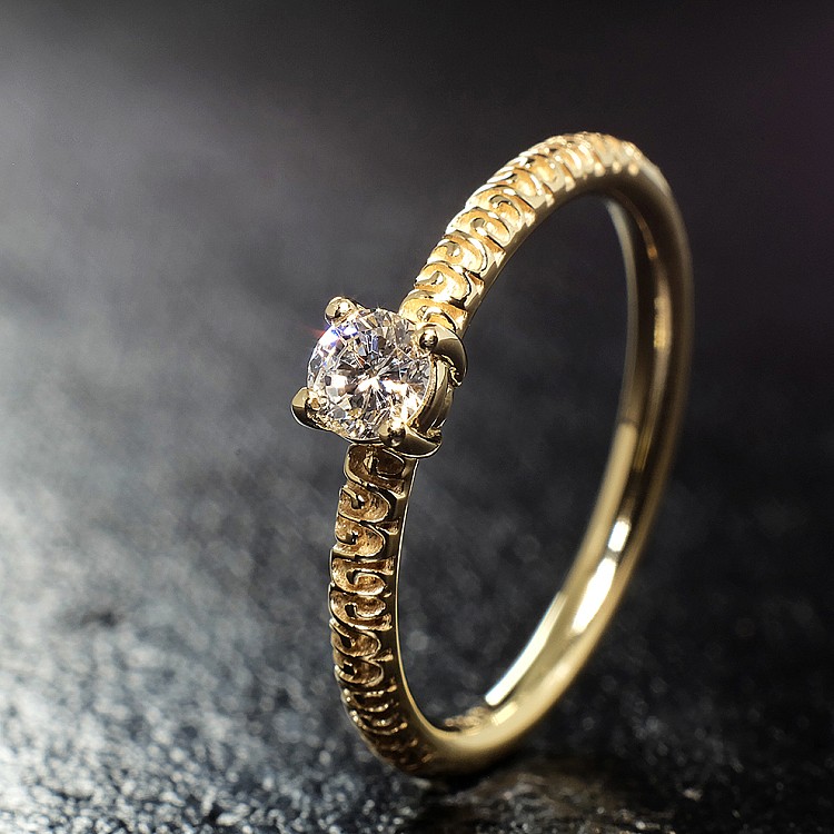 Engagement ring i71648 in Gold with Colorless Diamond