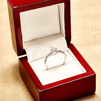 Engagement ring in Gold or Platinum with Diamond i786 0.15ct - 0.25ct