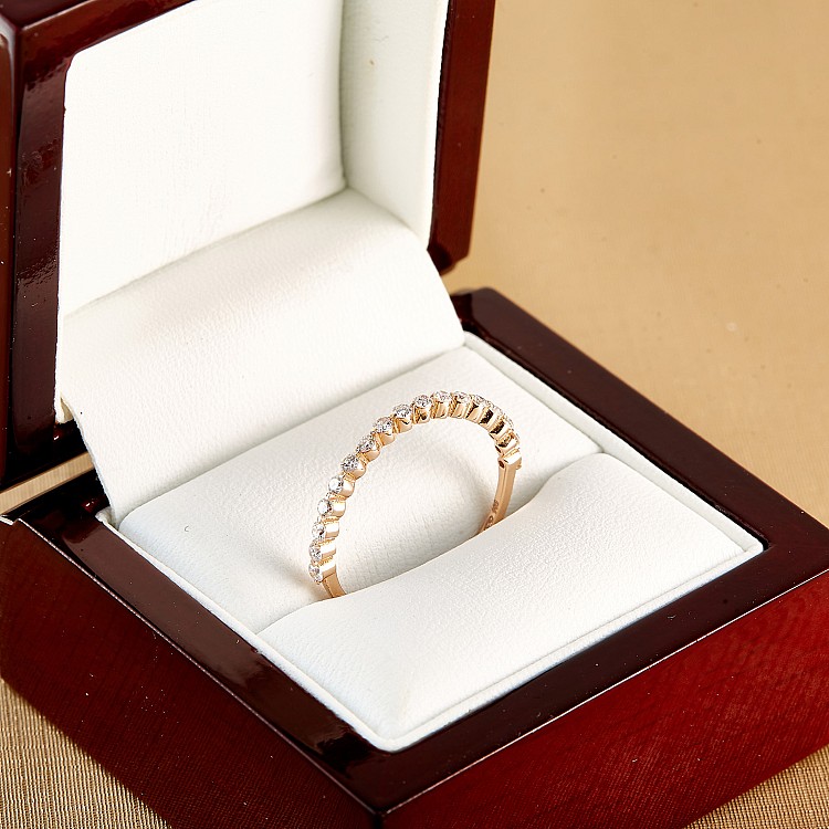 Trendy ring s010 in Gold or Platinum with Diamonds