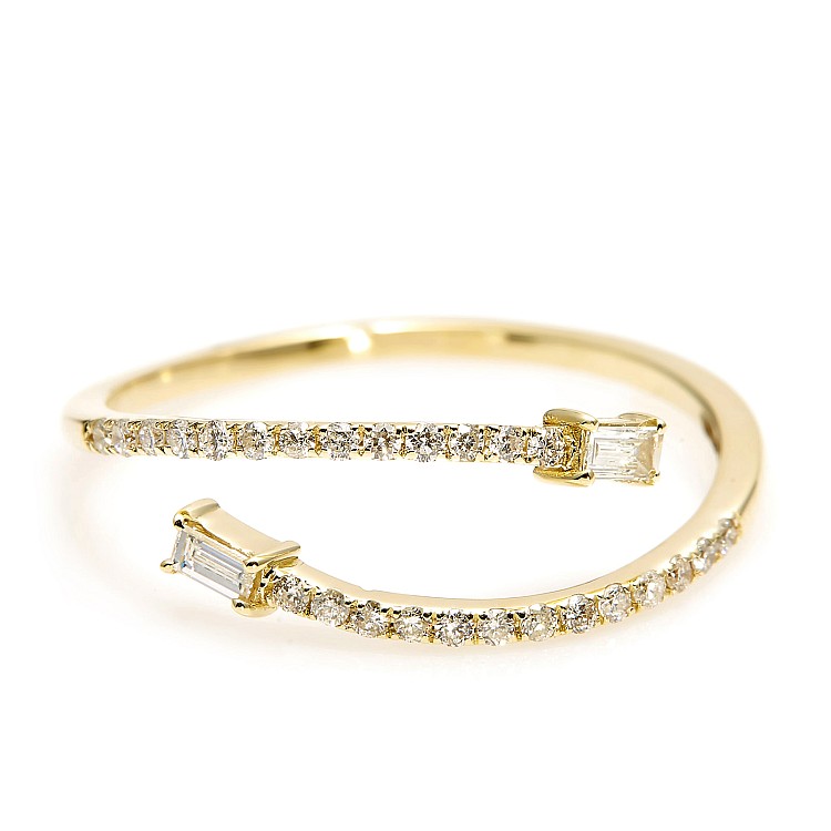 Trendy ring s032 in Gold or Platinum with Diamonds