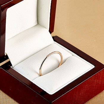 Trendy ring s040 in Gold or Platinum with Diamonds