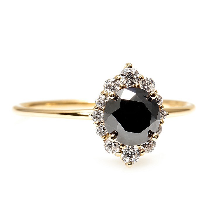 Trendy ring s062 in Gold or Platinum with Diamonds