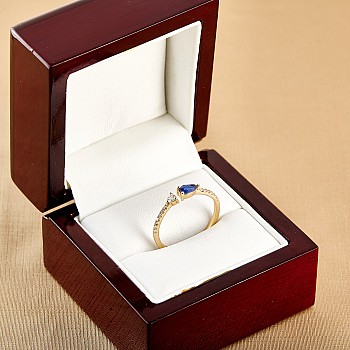 Trendy ring s074 in Gold or Platinum with Sapphire and Diamonds