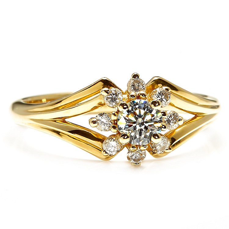 i006DiDi Gold Engagement Ring with Diamonds - GIA 0.30ct - 0.40ct