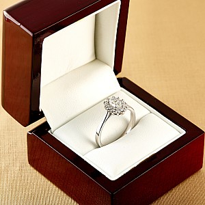 Anello di fidanzamento Halo in platino con certificato GIA di diamante da 2,00 ct e diamanti incolori i042PtDovDi
