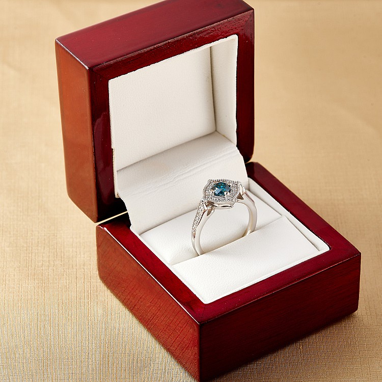 Gold Engagement Ring with Blue Diamond i71887DbDi