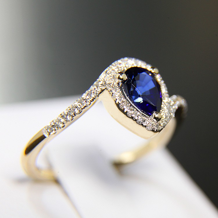 Engagement Ring i782SfPaDi in Gold with Teardrop Sapphire and Diamonds