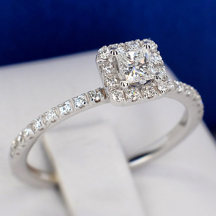 Gold Engagement Ring with GIA Central Diamond and Cut Diamonds - GIA 1.00ct i884didi