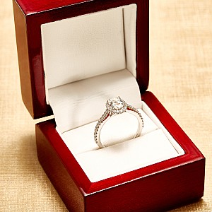 Halo Engagement Ring in 18k White Gold with Diamond 2.00ct GIA Certificate i1420didi