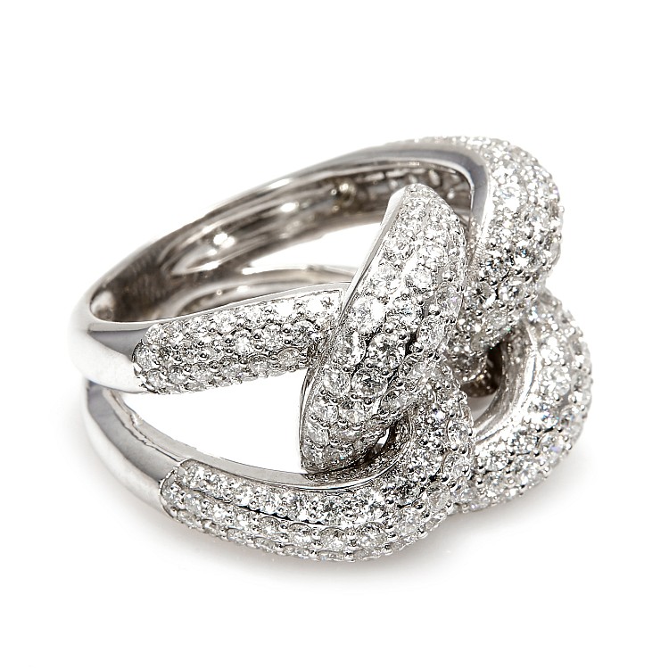 Gift Ring i2922 in Gold or Platinum with Diamonds