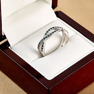 Gift Ring i501db in Gold with Blue Diamonds