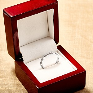 Eternity Ring made of Gold or Platinum with Diamonds i2119didi