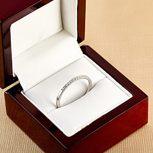 Anello regalo semi-eterno in oro bianco 14k con diamanti incolori i305.1didi