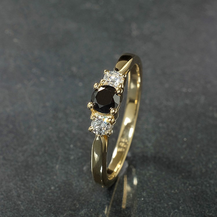 Engagement ring i025DnDi in Gold with Black Diamond and Diamonds