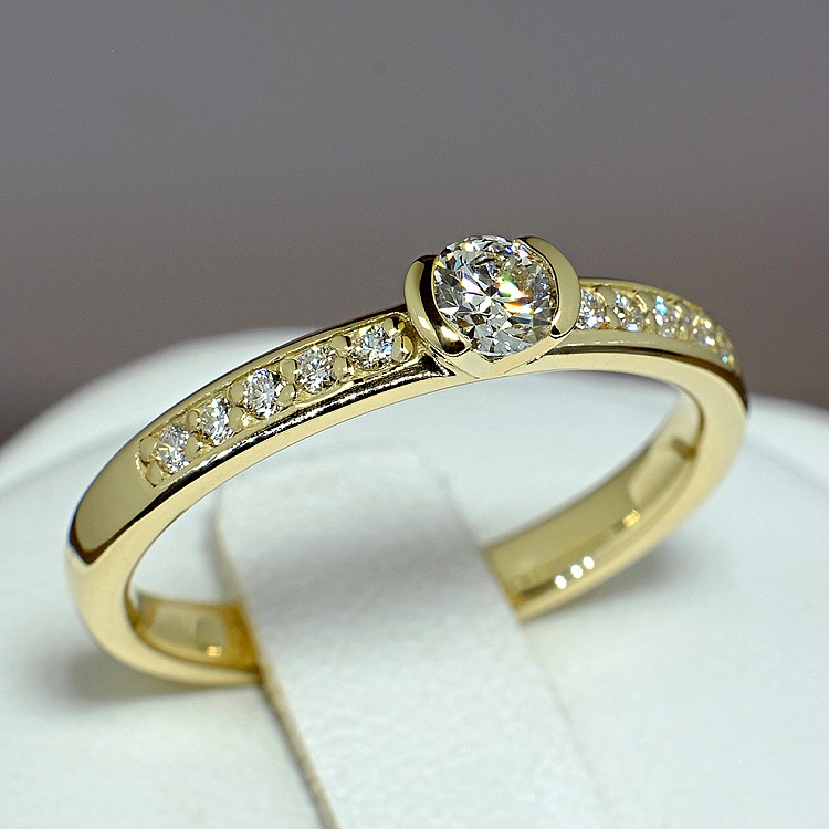 i113DiDi Gold Engagement Ring with Diamonds