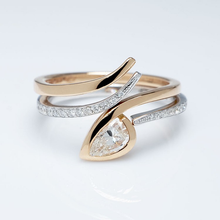 Engagement ring i1187dipadi in Gold with Teardrop Diamond - GIA 0.30ct - 0.40ct