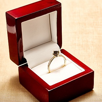 Engagement ring i122358DnDi in Gold with Black Diamond