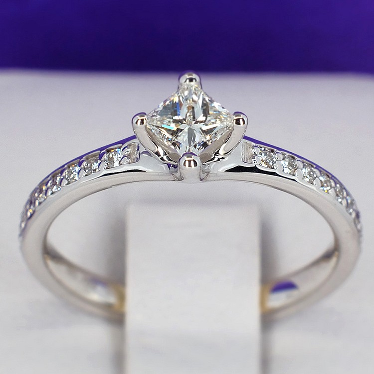 i122392DiDi Gold Engagement Ring with Diamonds