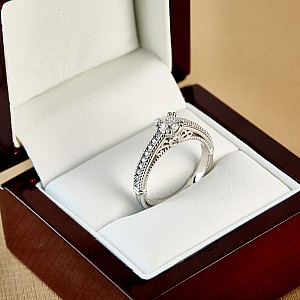 Vintage Platinum Engagement Ring with GIA certified Diamond i636Didi