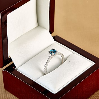 Engagement ring i2621DbpDi in Gold with Blue Diamond and Diamonds