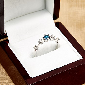 Engagement ring i2649Dbdi in Gold with Blue Diamond and Colorless Diamonds