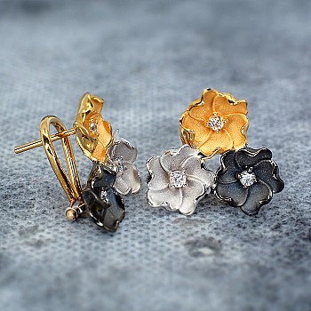 Gold and Diamond Earrings c878