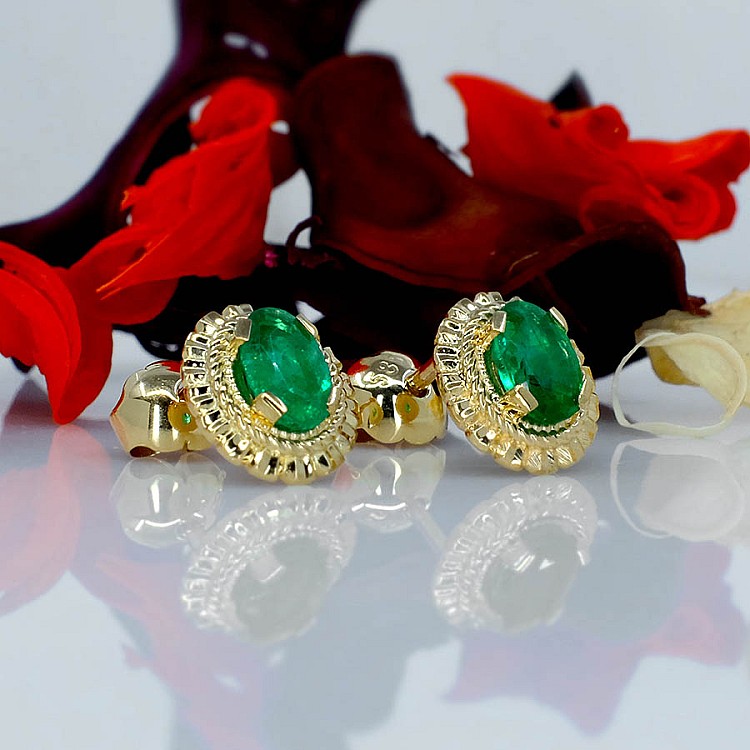 Earrings c1579Sm in Gold or Platinum with Oval Emeralds