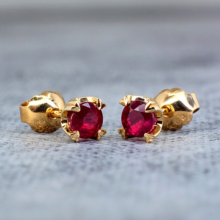 Earrings c1626rb in Gold or Platinum with Rubies