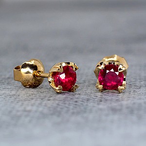 Earrings c1626rb in Gold or Platinum with Rubies