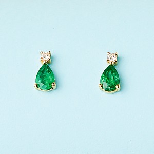 Gold Stud Earrings with Teardrop Emeralds and Diamonds c2038SmpaDi