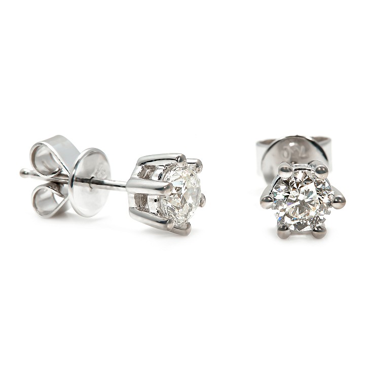 Stud earrings in Gold or Platinum with Diamonds c3815