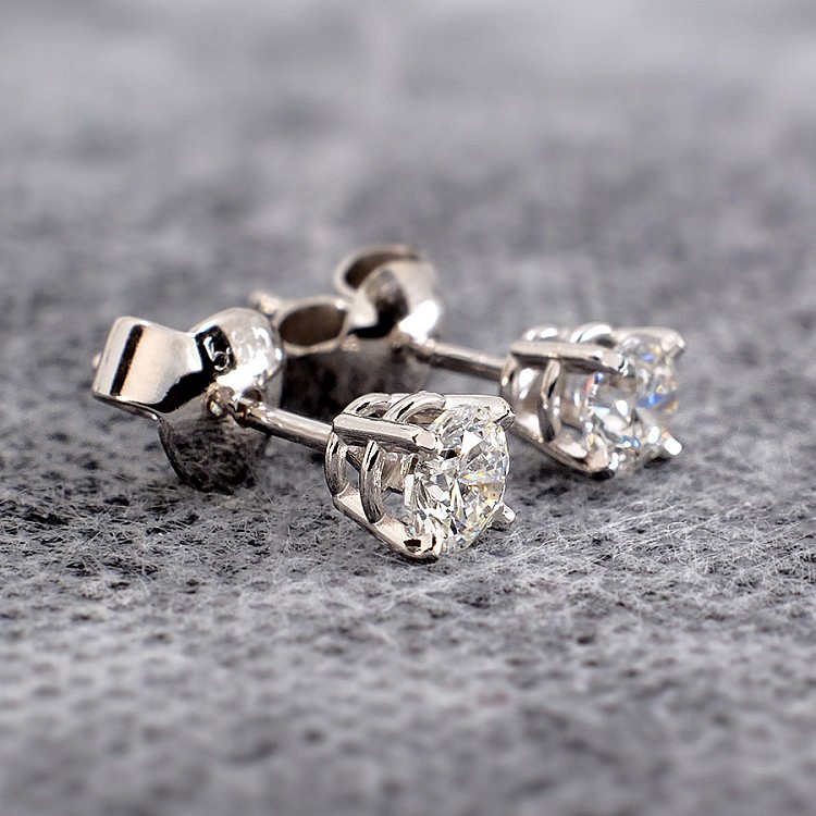 Stud earrings pc577 in Platinum with Diamonds - GIA