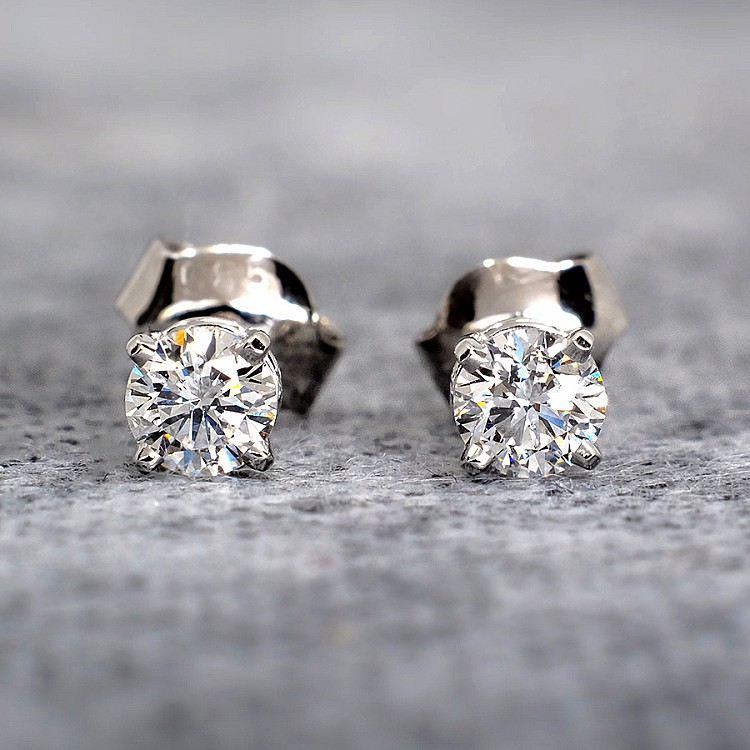 Stud earrings pc577 in Platinum with Diamonds - GIA