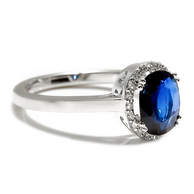 18k White Gold Entourage Ring with Oval Sapphire 8x6 mm and Colorless Diamonds i029SfDi