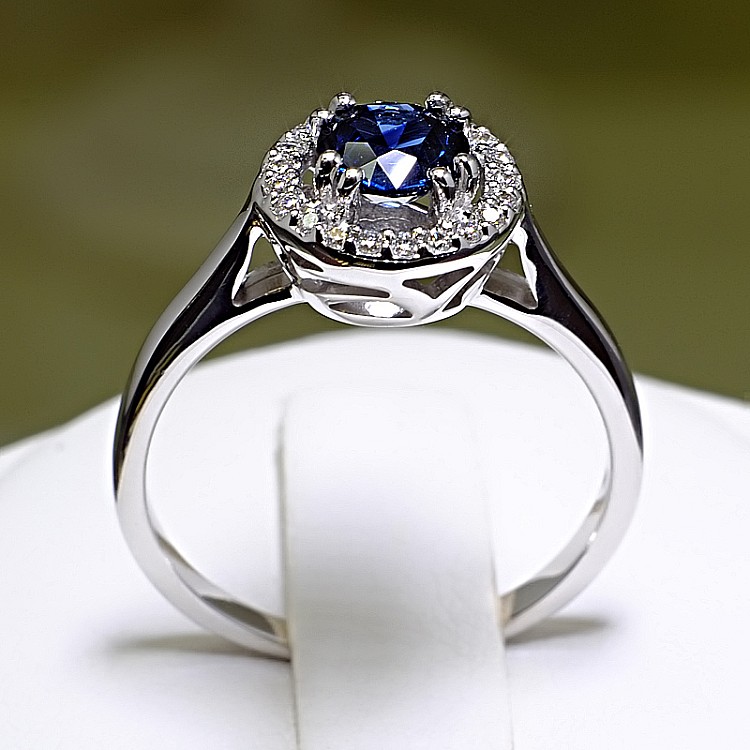 Gold Engagement Ring i030SfDi with Sapphire and Diamonds