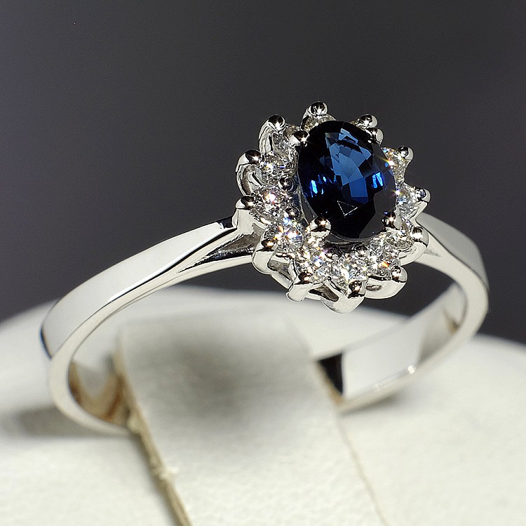 Gold Engagement Ring i042SfDi with Sapphire and Diamonds