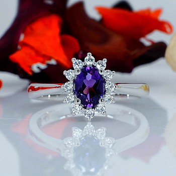 Gift Ring i055AmDi Kate Middleton in Gold or Platinum with Amethyst and Diamonds