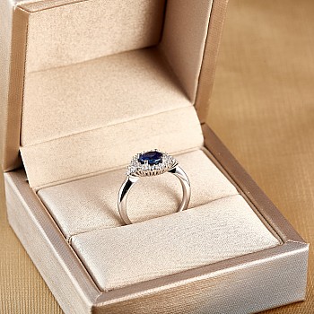 Engagement ring i122650SfDi in Gold with Sapphire and Diamonds