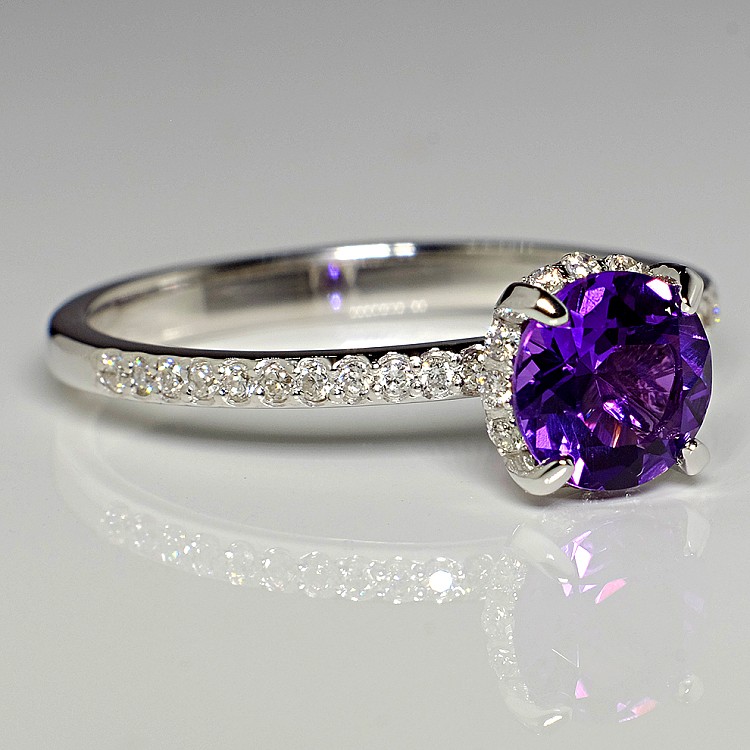 Gift Ring i164AmDi in Gold with Amethyst and Diamonds