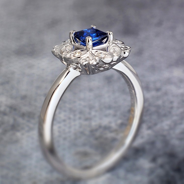 Engagement ring i72000SfPdi in Gold with Sapphire and Diamonds