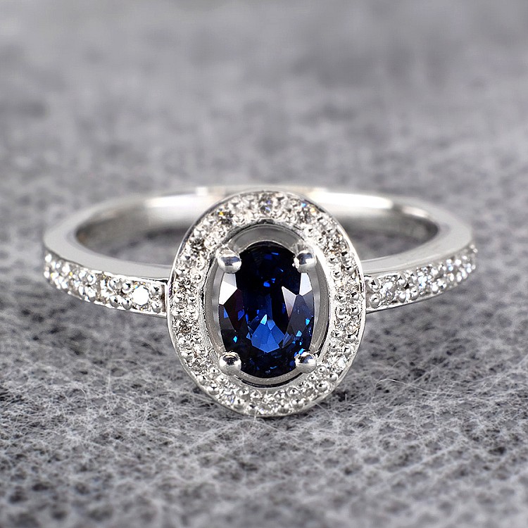 Engagement ring i348SfovDi in Gold with Sapphire and Diamonds