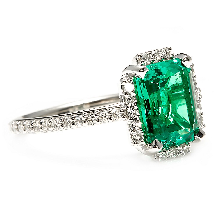 Gold Engagement Ring with Lab Grown Emerald and Diamonds i3829smLGdi