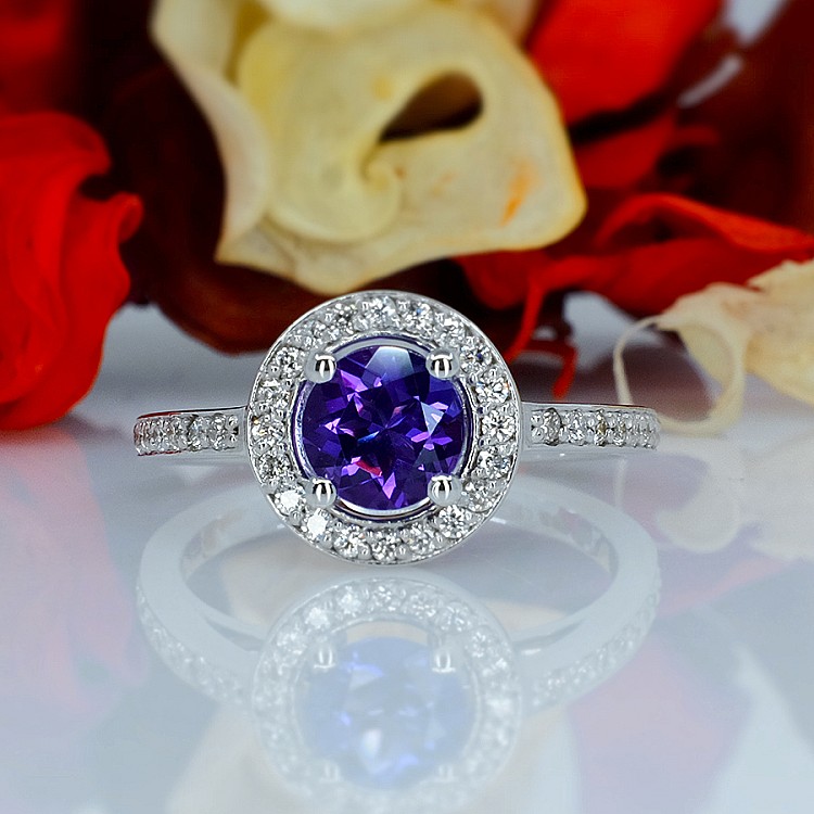 Gift Ring i727AmDi in Gold with Amethyst and Diamonds