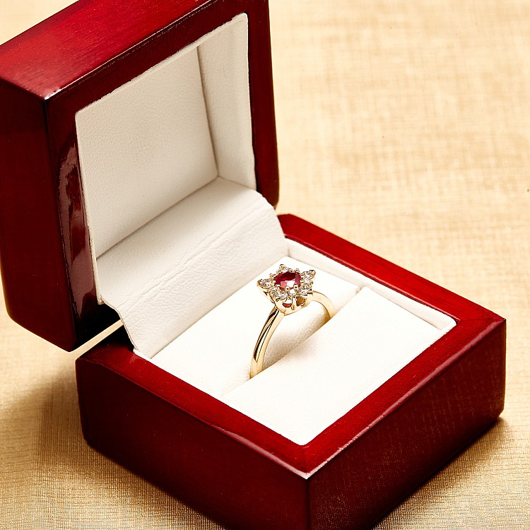 Snowflake model engagement ring in Gold with Ruby and Diamonds i740Rbdi